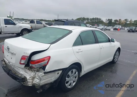 2011 Toyota Camry z USA, uszkodzony, nr VIN 4T1BF3EK8BU712380